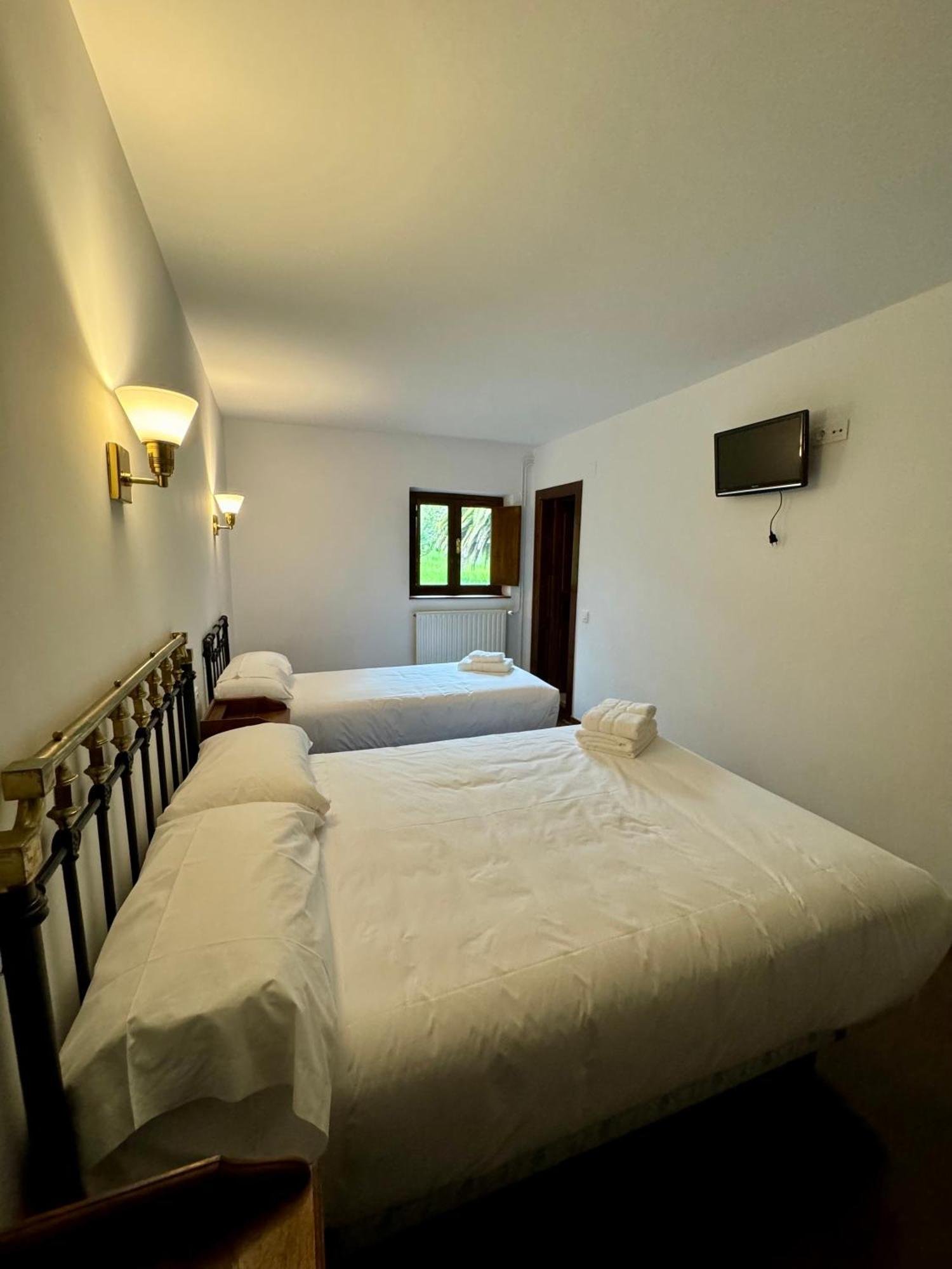 Hotel Castillo Valdes Salas Екстериор снимка